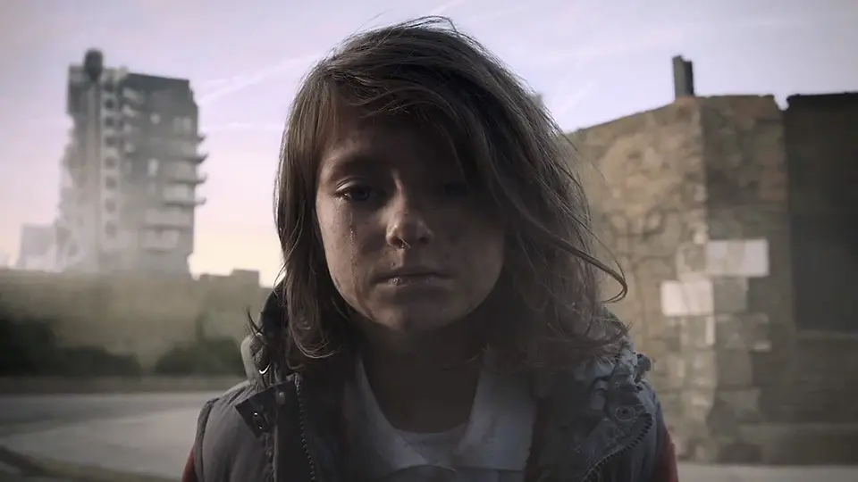 Save the Children lanza un espectacular spot que muestra la vida de un niño en Siria