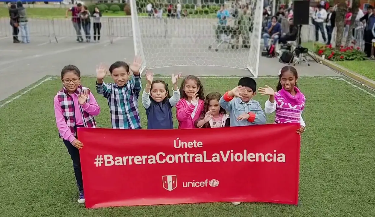 La barrera contra la violencia de la Selección de Perú